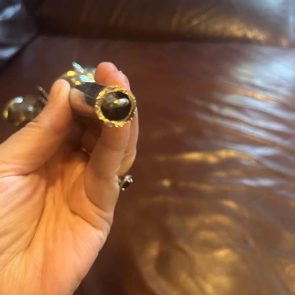 Ted Arnold Metal 2 Roses In Vase 11” Missing Bottom Of Vase Not Signed. - Picture 4 of 6